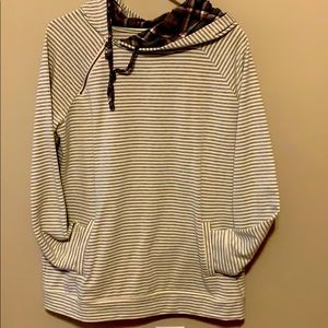 Gray Stripped sweatshirt with hood and pockets